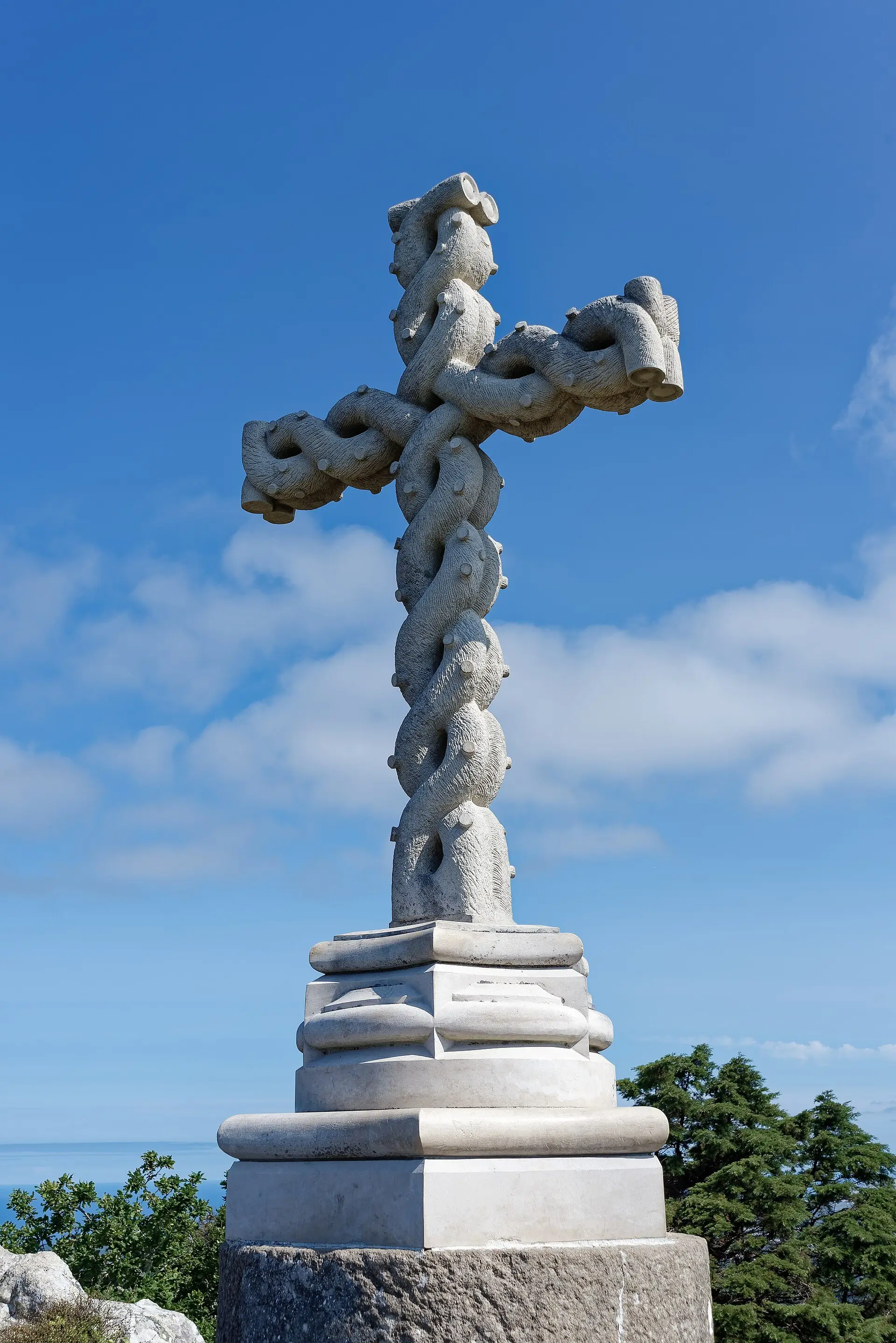 The stone High Cross, Cruz Alta, on its rock in Pena Park